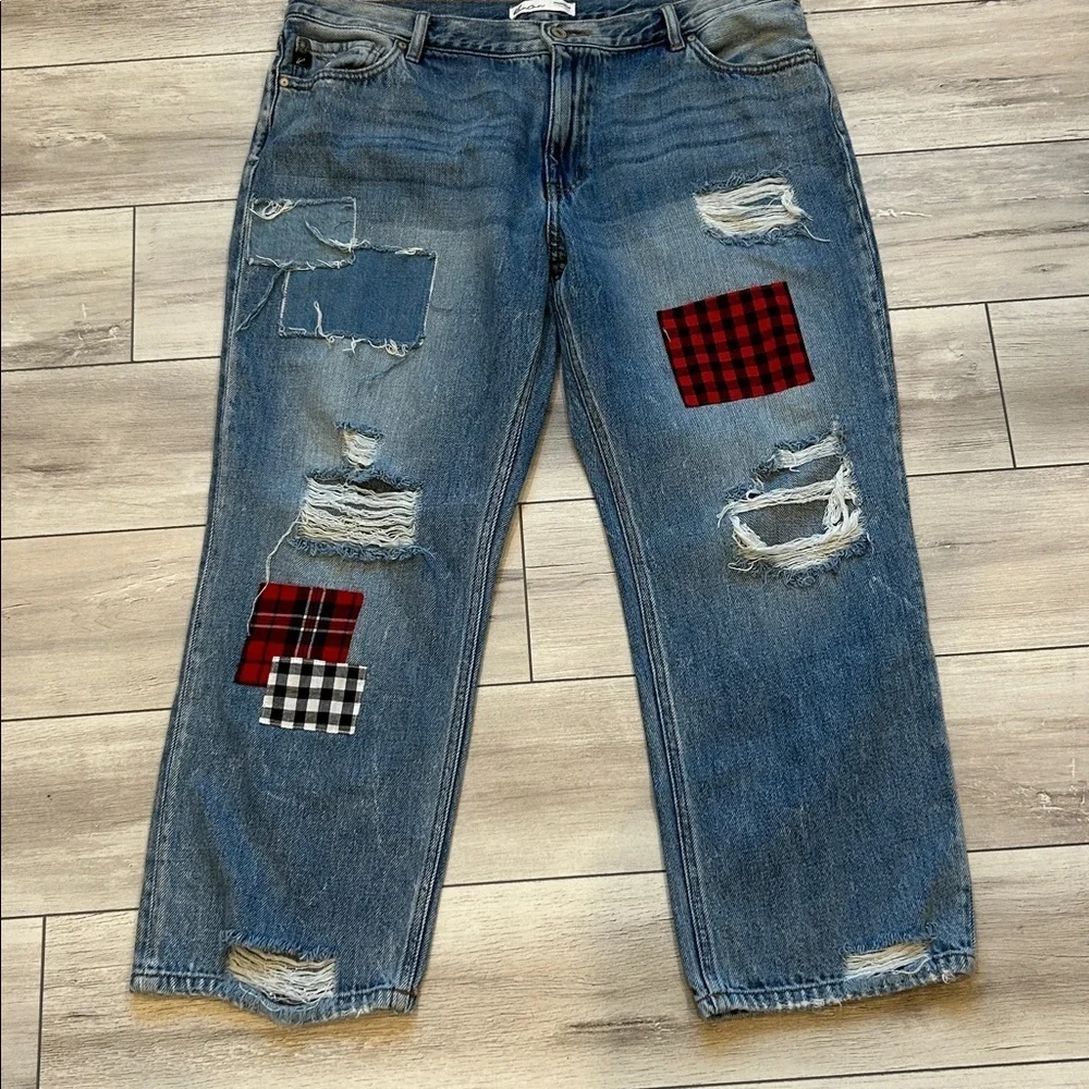 KanCan patchwork boyfriend fit jeans size 32